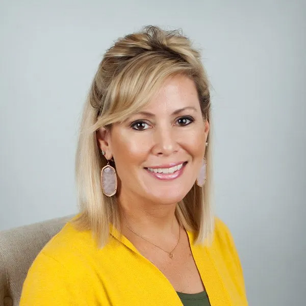 Member of corporate team Jennifer